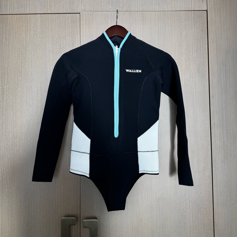 Wallen Black and White Long Sleeve Springsuit